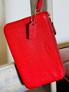 💄Coach Pebbled Leather Double Zip Wristlet | Cherry Red | Two Compartment Wallet